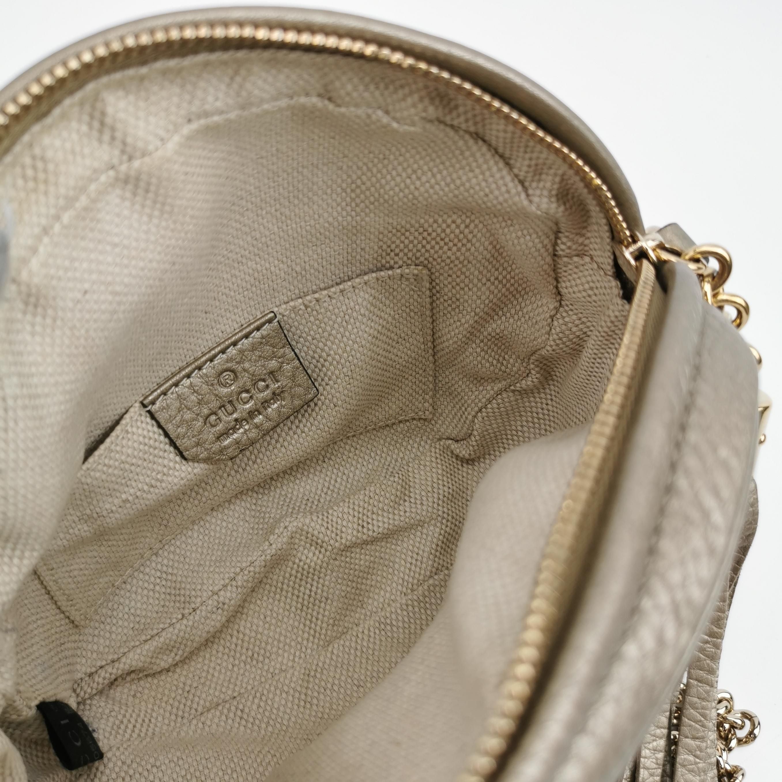 Gucci Soho Leather Solid Double G Camera Crossbody Bag 250704781265378