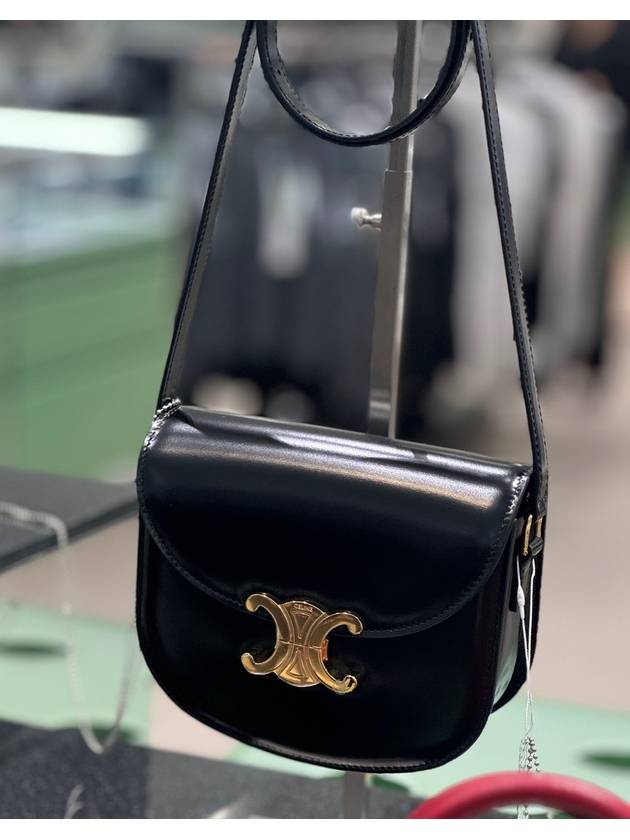 CELINE Teen Chain Besace Triomphe Shiny Calfskin Cross Bag Black