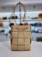 Bottega Veneta Cassette crossbody bucket crossbag 680218