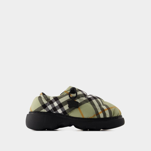 BURBERRY Pillow Low Flat Sandals for Women
