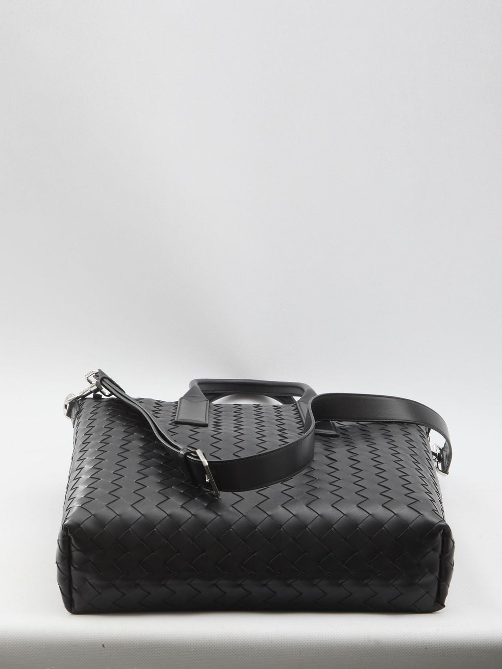 BOTTEGA VENETA Large Smooth Leather Tote Handbag