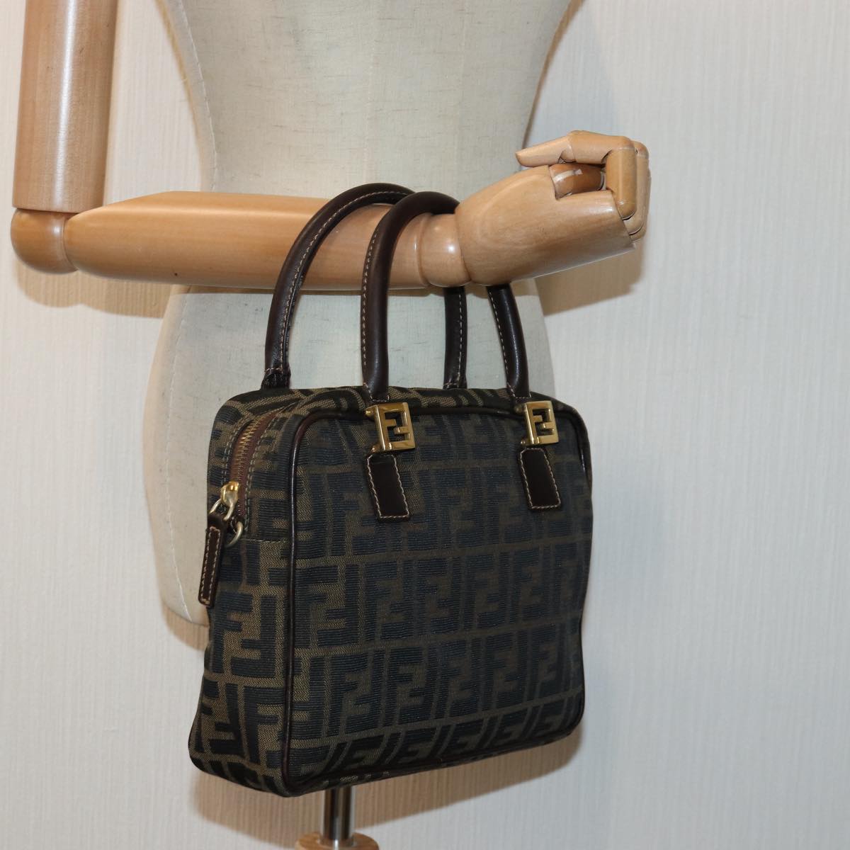 FENDI Zucca Canvas Hand Bag Brown Black gold85877