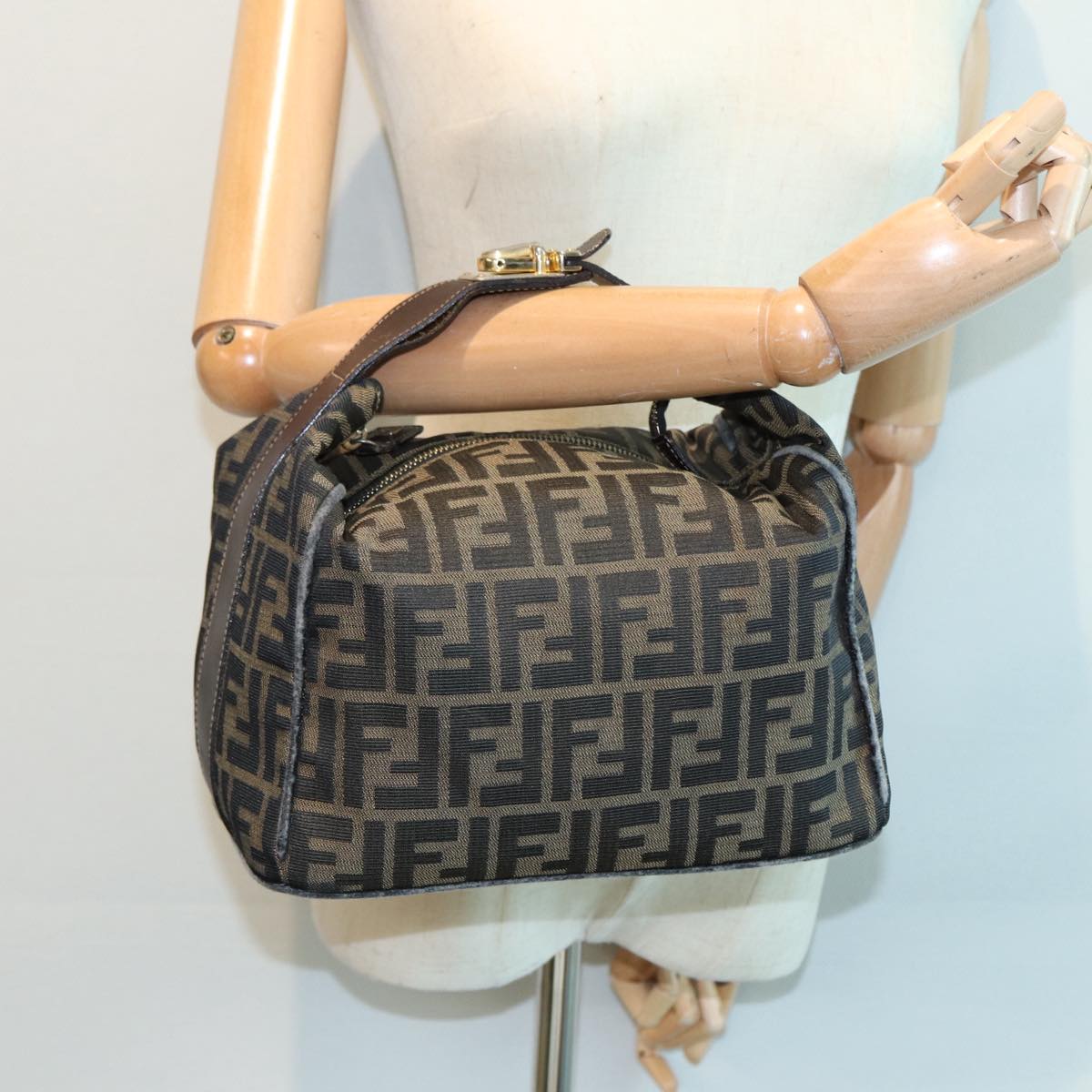 FENDI Zucca Canvas Vanity Pouch Brown Black gold86935