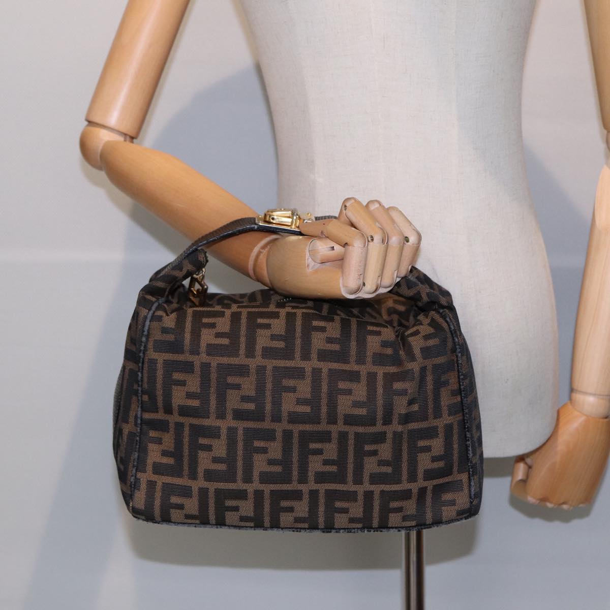 FENDI Zucca Canvas Vanity Pouch Brown Black gold87878