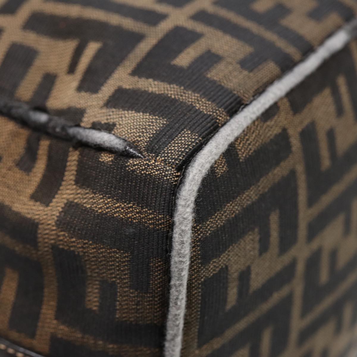 FENDI Zucca Canvas Hand Bag Brown Black gold88081