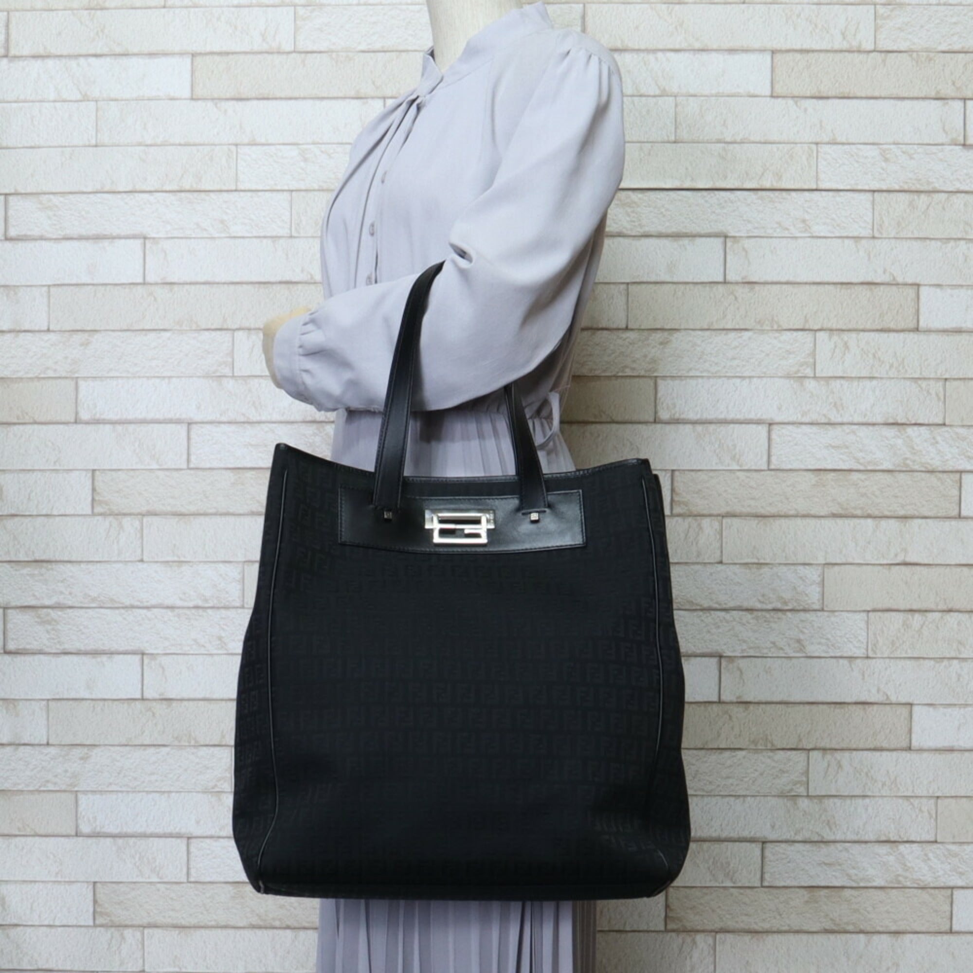 Fendi  Canvas Tote Bag ()
