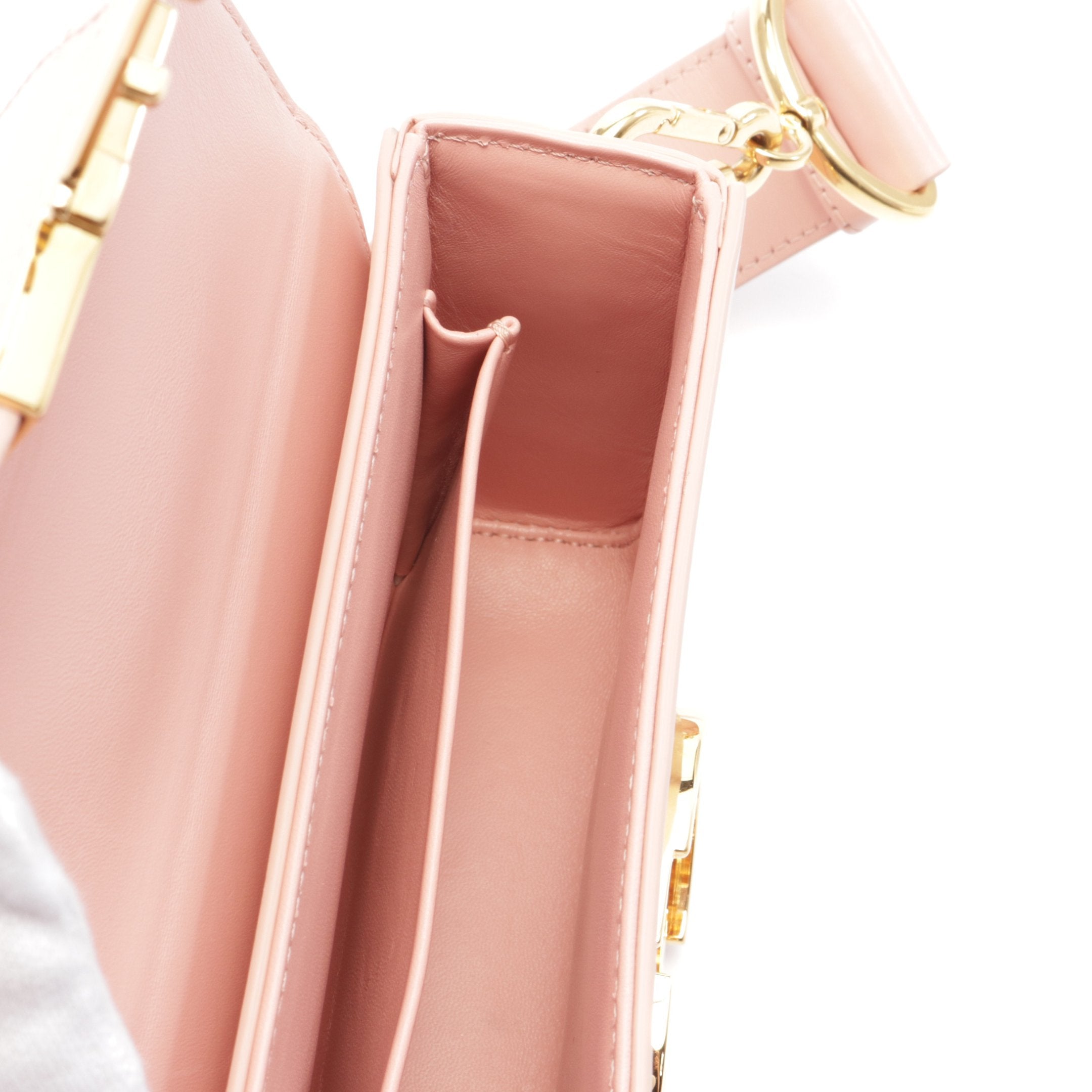 Dior 30 Montaigne Shoulder bag Leather Pink