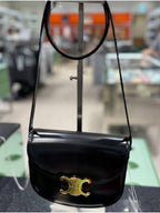 CELINE Teen Chain Besace Triomphe Shiny Calfskin Cross Bag Black