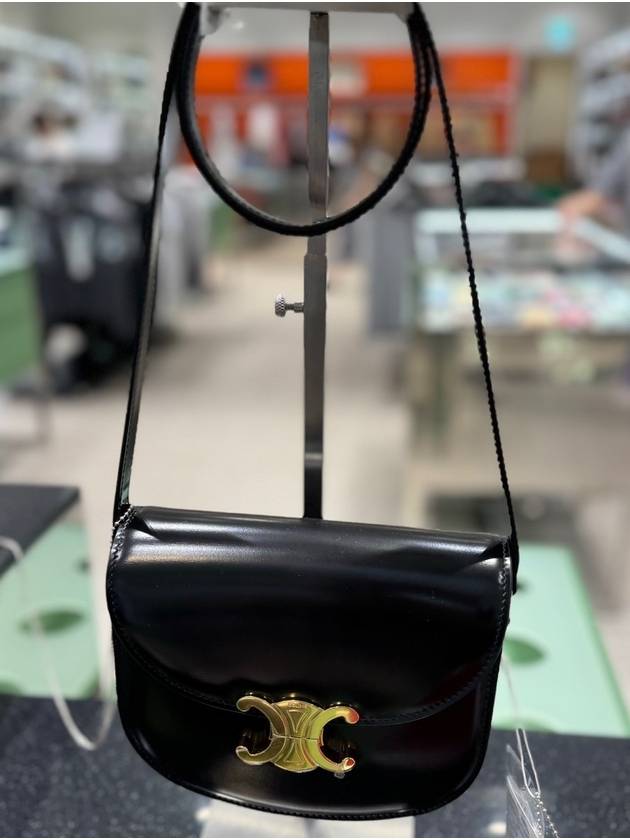 CELINE Teen Chain Besace Triomphe Shiny Calfskin Cross Bag Black