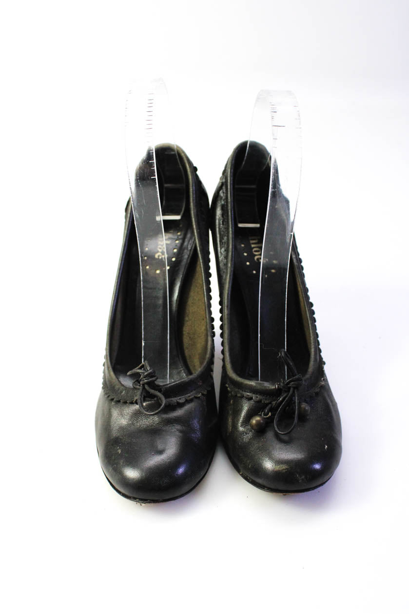 Chloe Womens Stiletto Round Toe Scalloped Pumps Black Leather