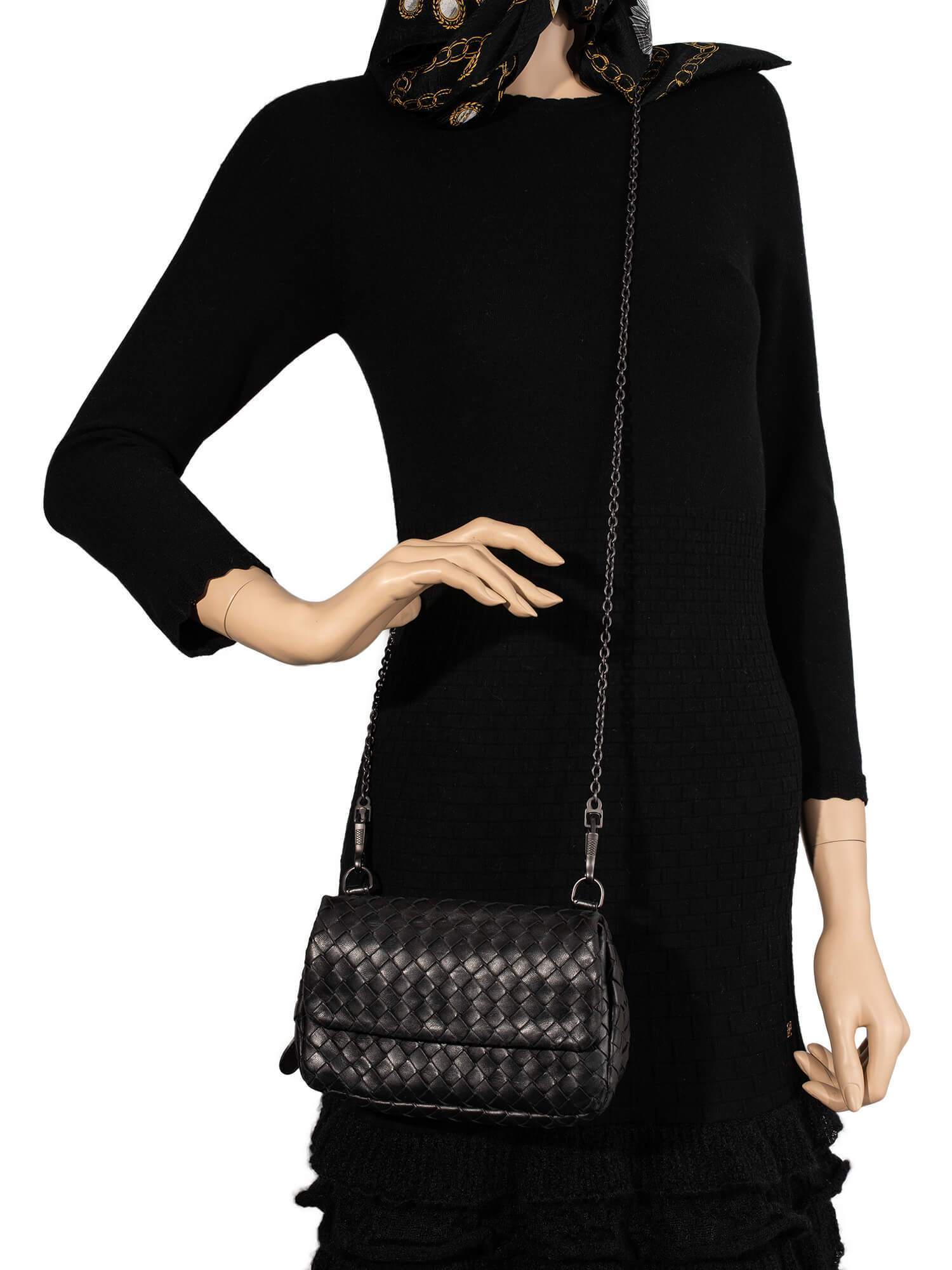 Bottega Veneta Leather Messenger Bag Black