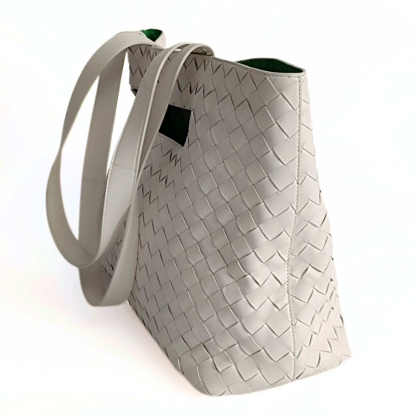 BOTTEGA VENETA Bottega Veneta Bottega Veneta woven maxi shopper bag in white leather