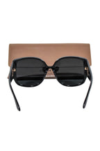 Burberry - Black Oversized Sunglasses