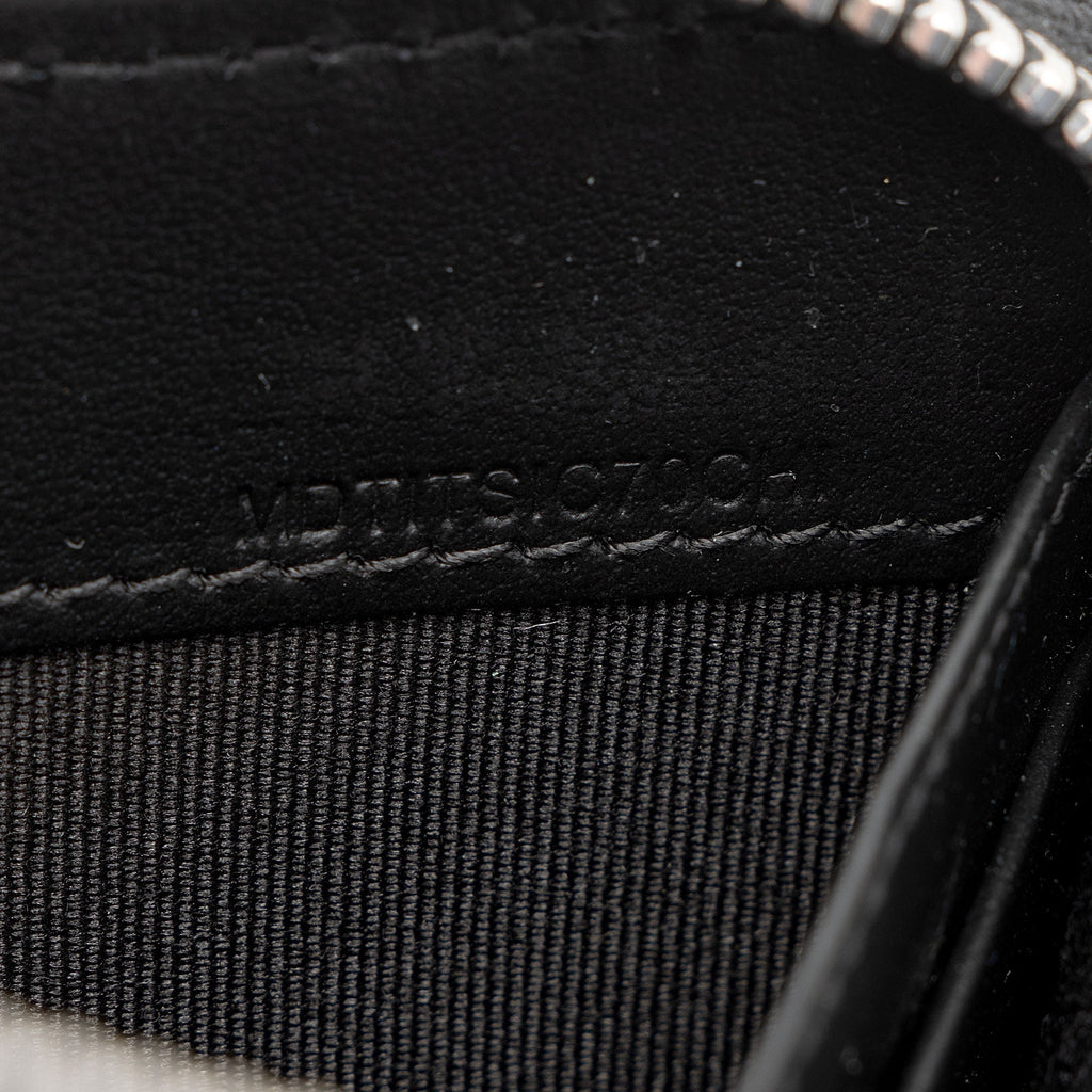 Burberry Calfskin Embossed Logo Elmore Zip Around Wallet (SHF-s1Fg80)