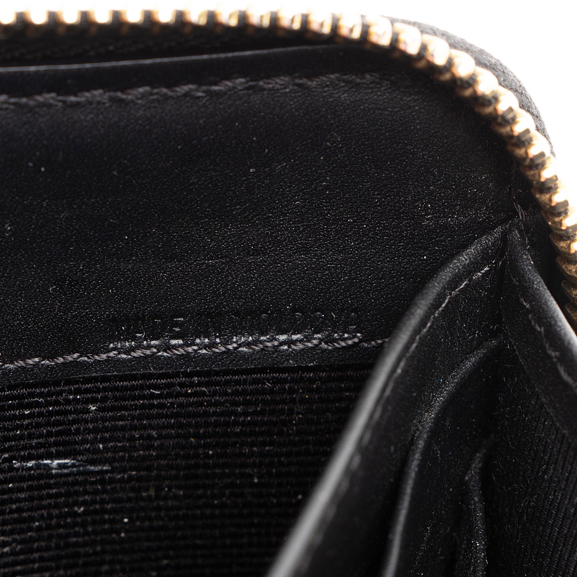 Burberry Calfskin House Check Renfrew Zip Around Wallet (SHF-B5VVSw)