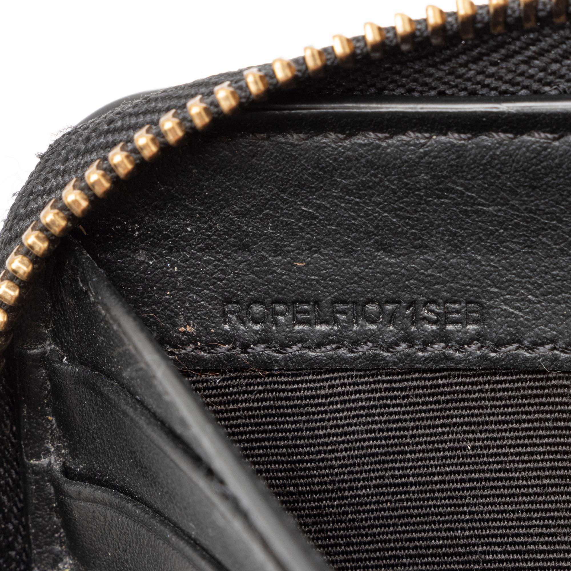 Burberry Grainy Calfskin Embossed Logo Zip Around Wallet (SHF-cYIxLz)