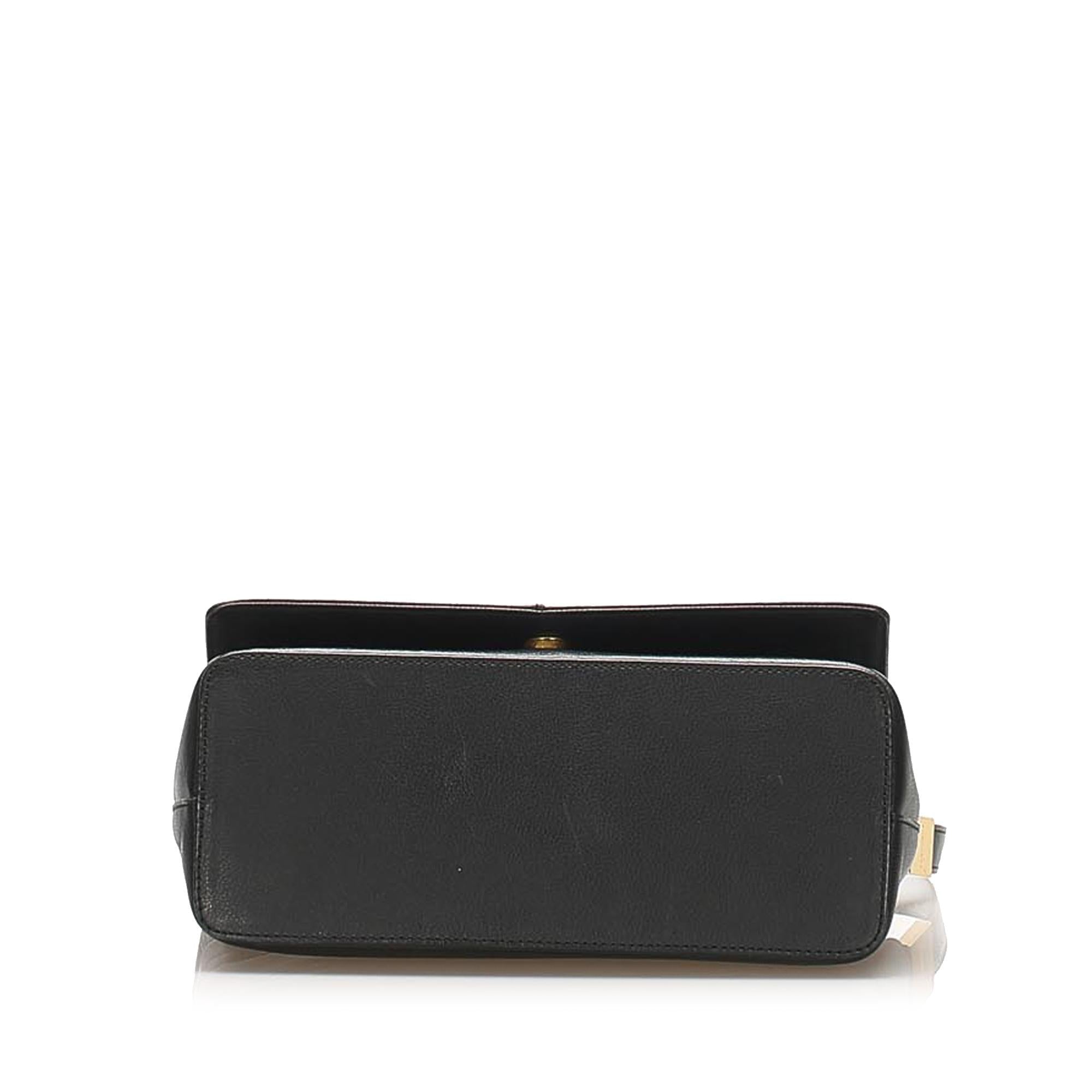 Burberry Leather Baguette (SHG-14604)