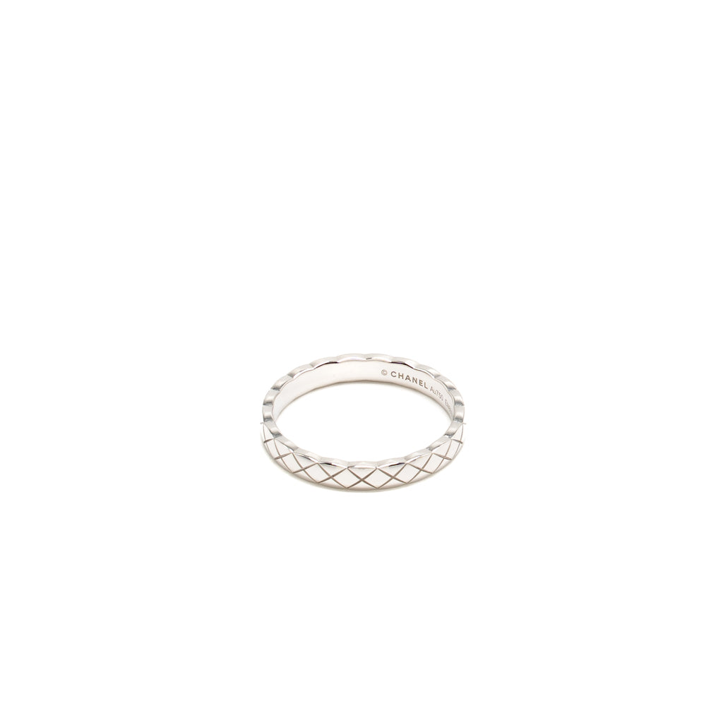 Chanel Size 61 Coco Crush Ring Mini version quilted motif White Gold