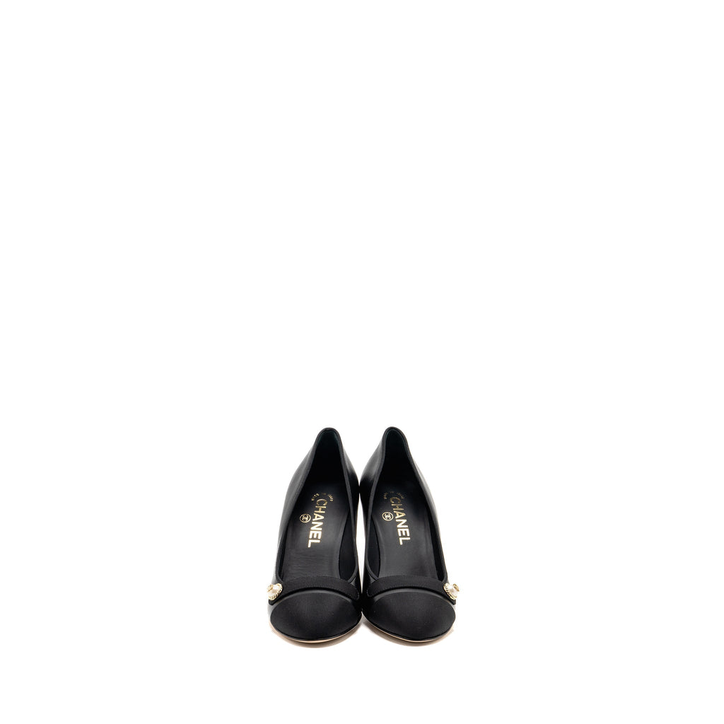 Chanel Size 36 CC Pearl Pumps Leather/Grosgrain Black