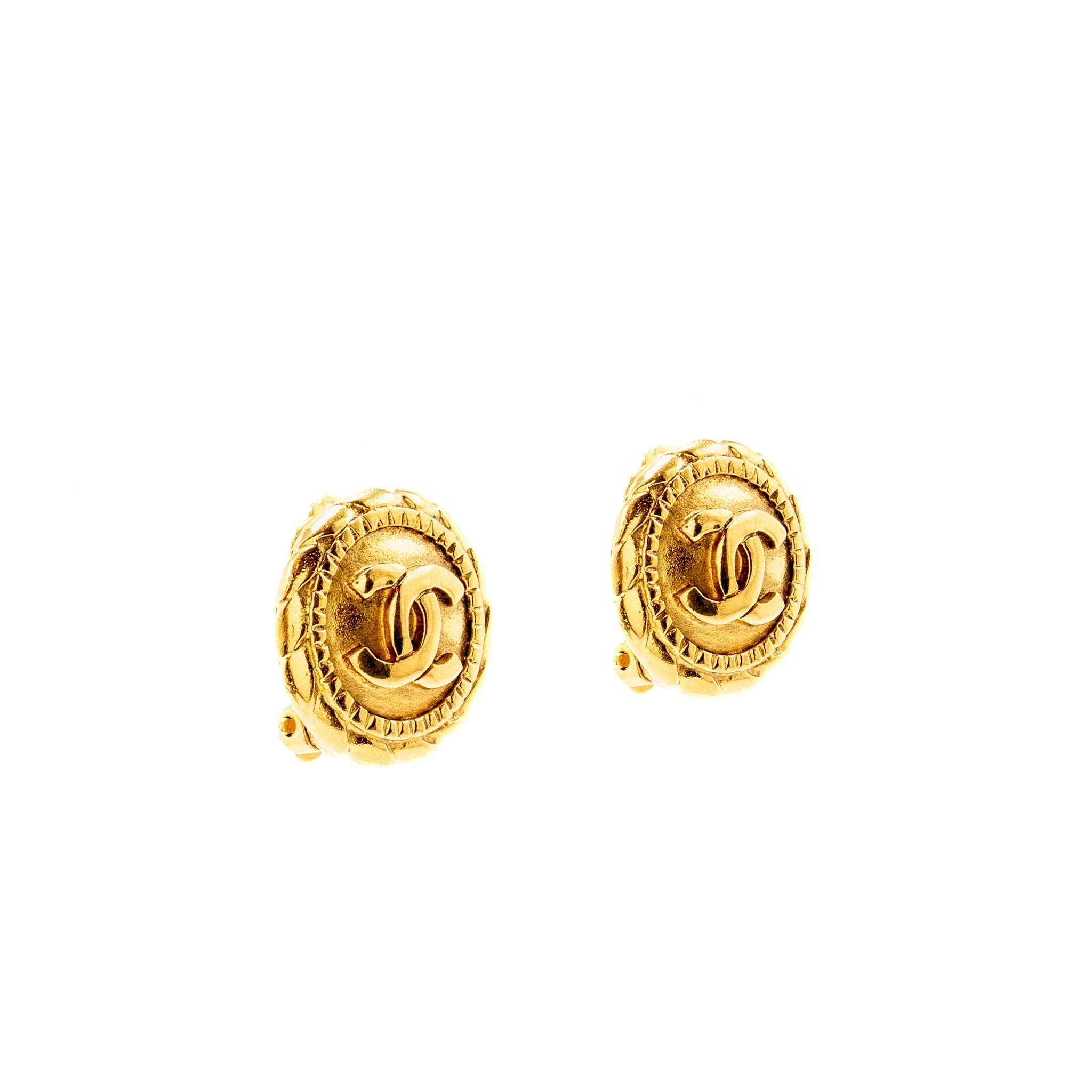 Chanel Vintage Round CC Logo Ear Clips Gold Plated GHW