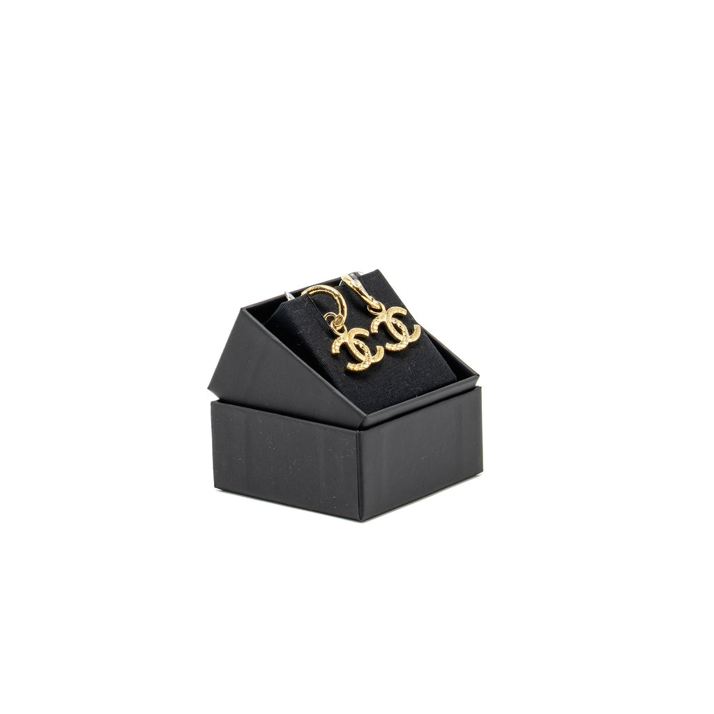 Chanel Quilted CC Logo Hoop Earrings Gold Tone