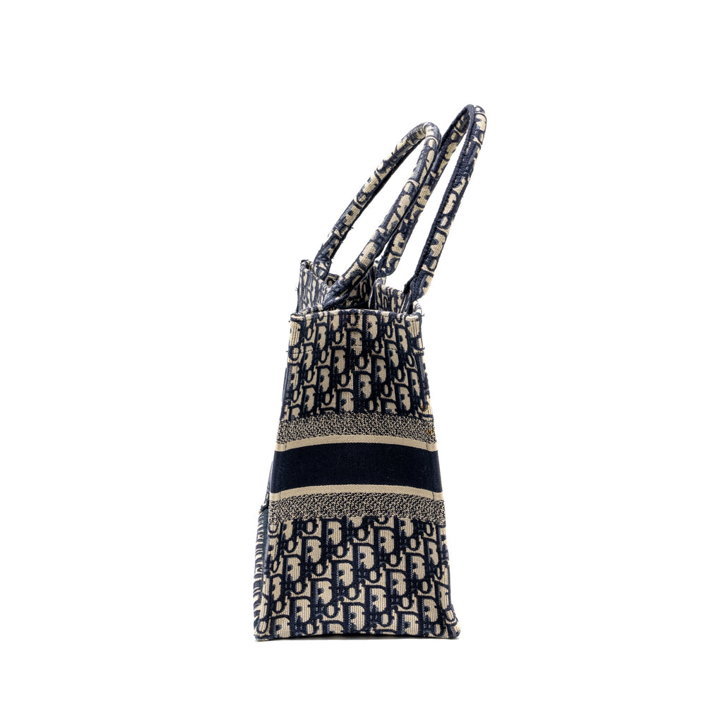 Dior Medium Book Tote Dior Oblique Embroidery Blue