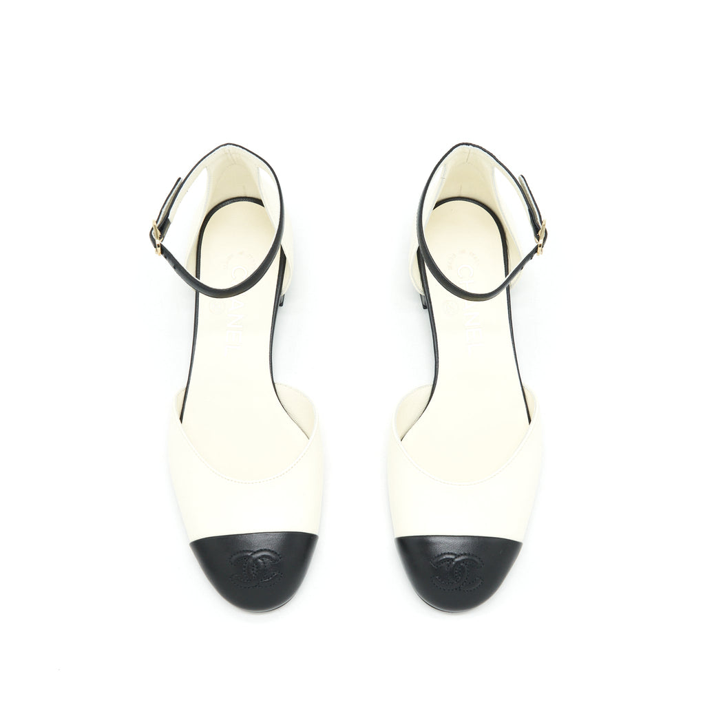 Chanel Size 37 Open Flat Shoes Lambskin Ivory / Black