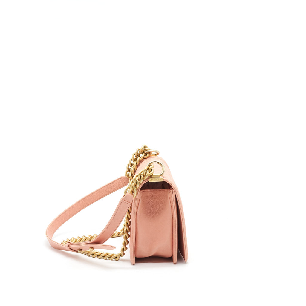 CHANEL MEDIUM BOY CHANEL BAG CAVIAR PINK GHW