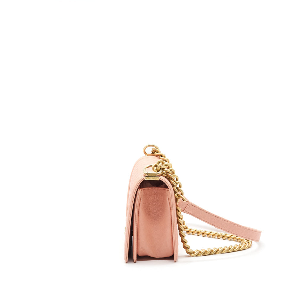 CHANEL MEDIUM BOY CHANEL BAG CAVIAR PINK GHW