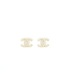 Chanel CC logo with mini pearl earrings LGHW