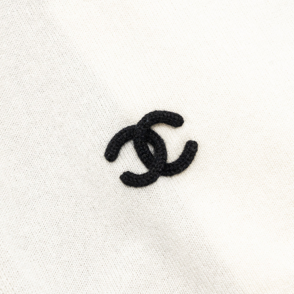 Chanel CC Logo Scarf Cashmere Black/White