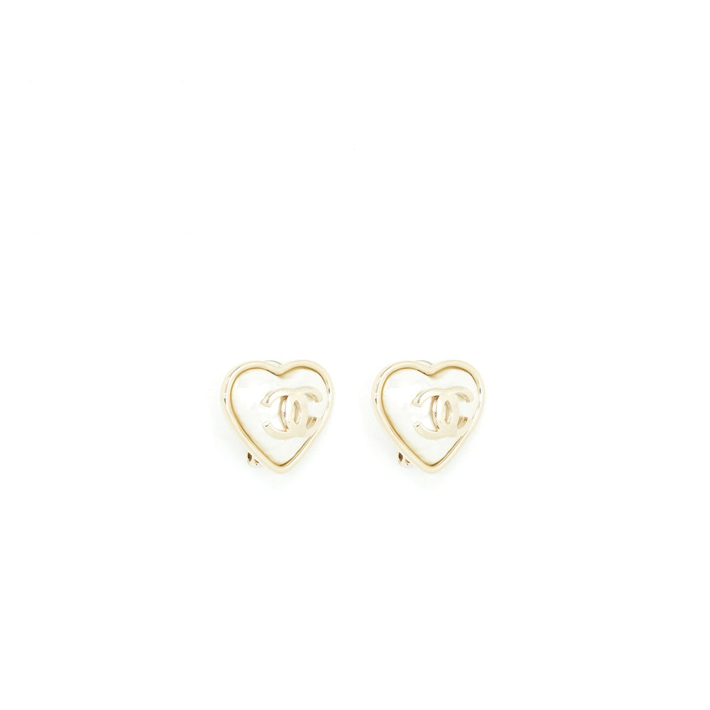 Chanel 22C Heart Earclip LGHW