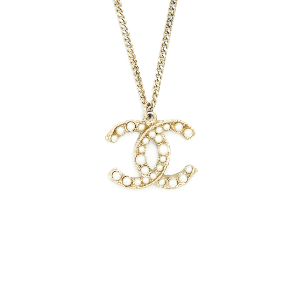 Chanel CC Logo Necklace Light Gold Tone With Pearl Design