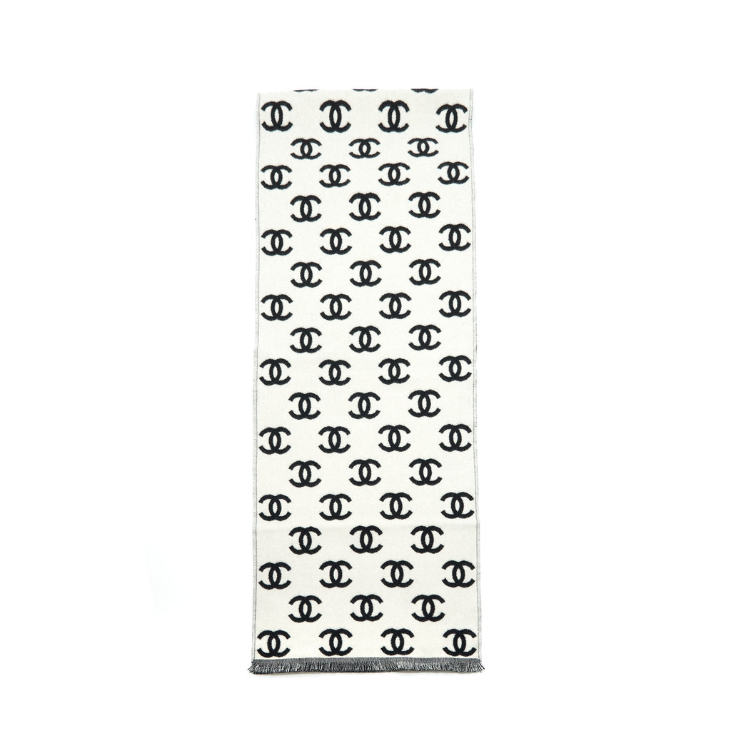 Chanel CC full logo Wool / cashmere double side scarf black/ white