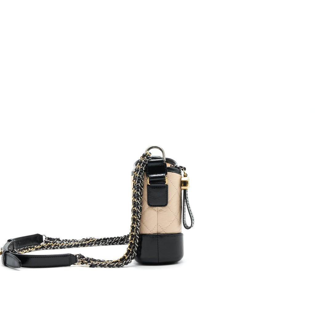 CHANEL SMALL GABRIELLE HOBO BAG IN BEIGE/BLACK