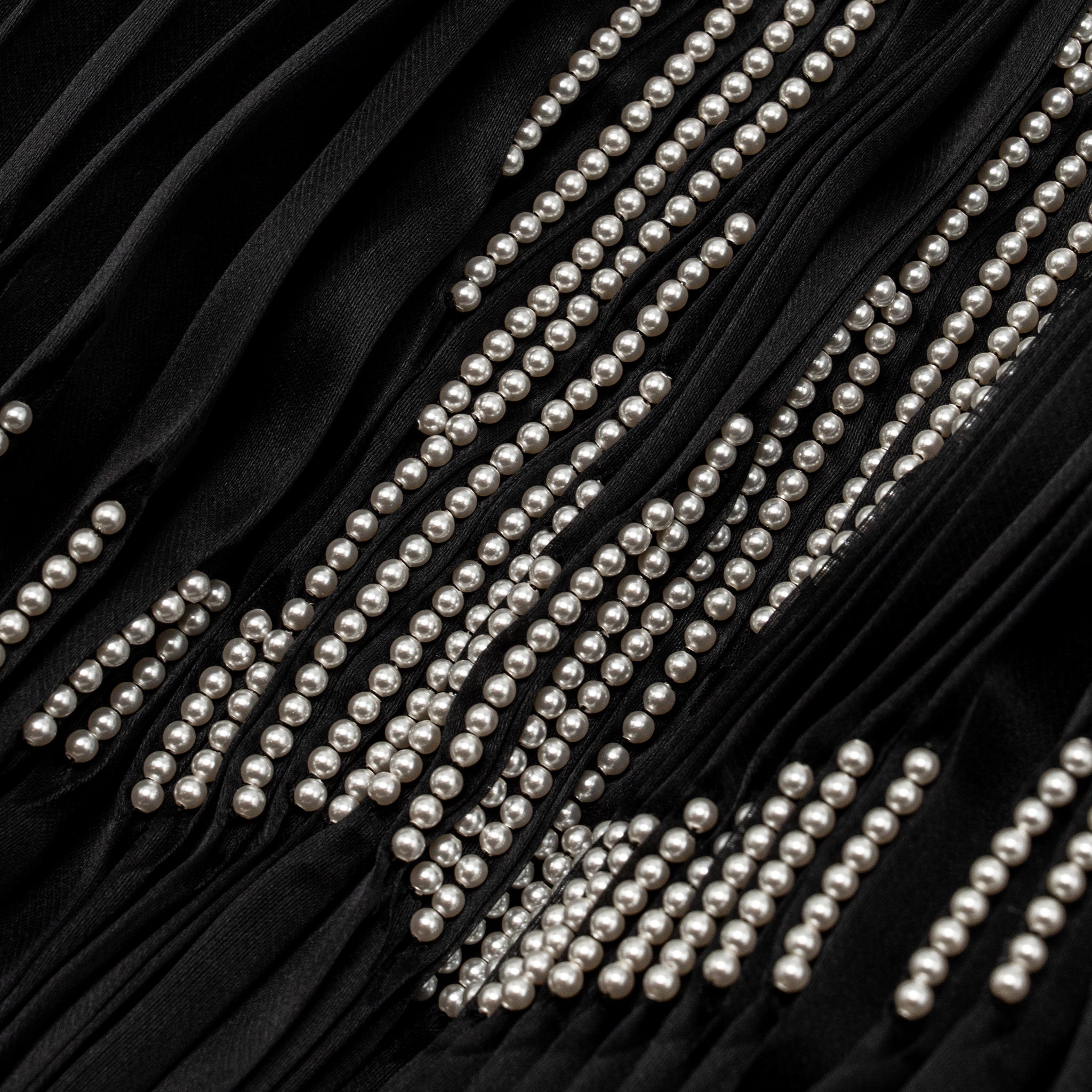 Chanel size 34 22A Silk Skirt Black/White