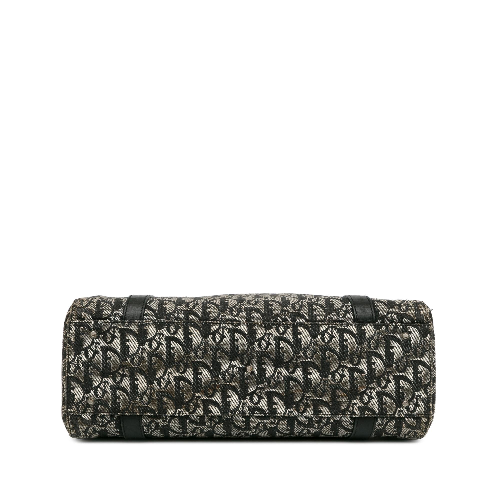 Dior Diorissimo Charms Shoulder Bag (SHG-Uq93Vr)