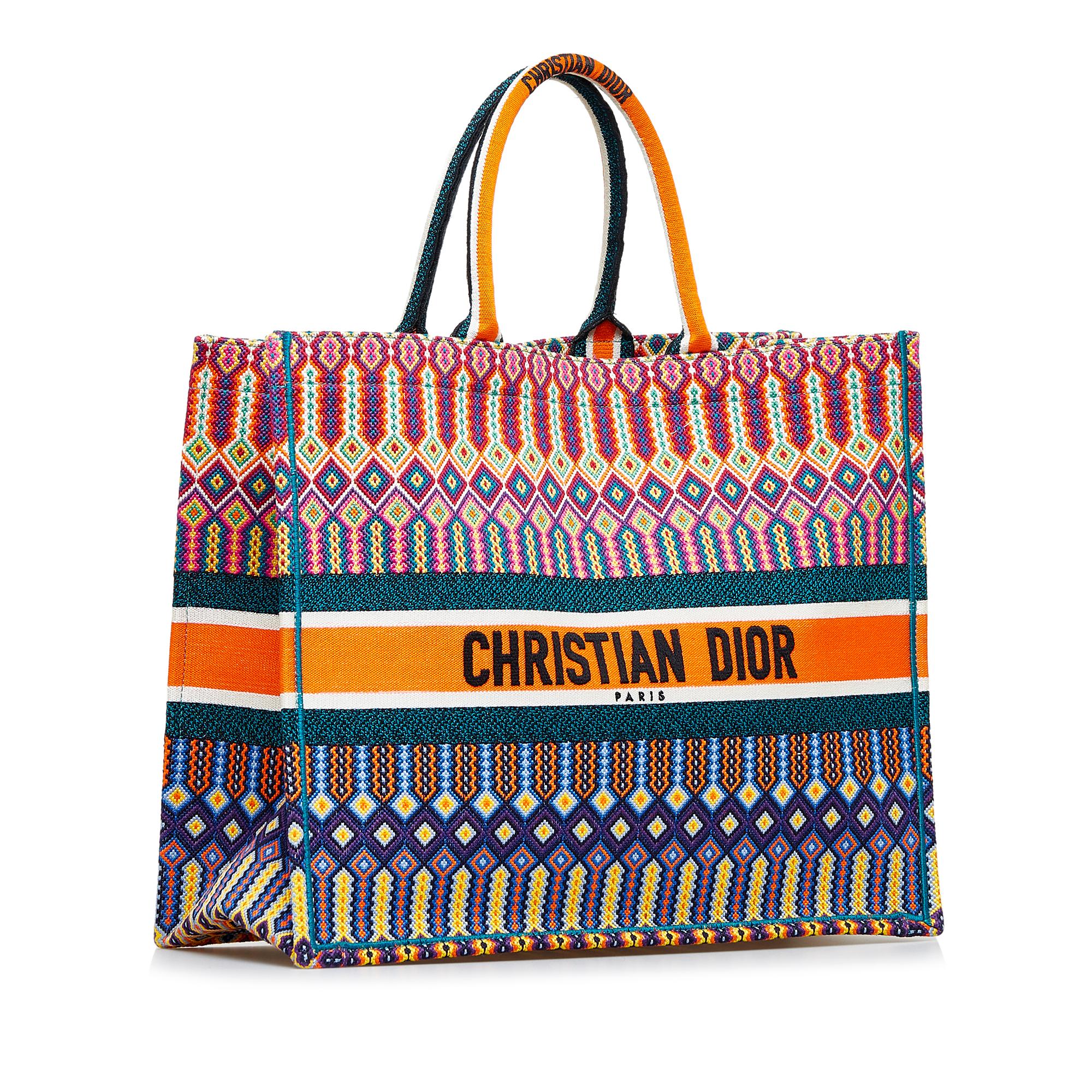 Dior Large Multicolor Embroidered Book Tote (SHG-GboZYw)