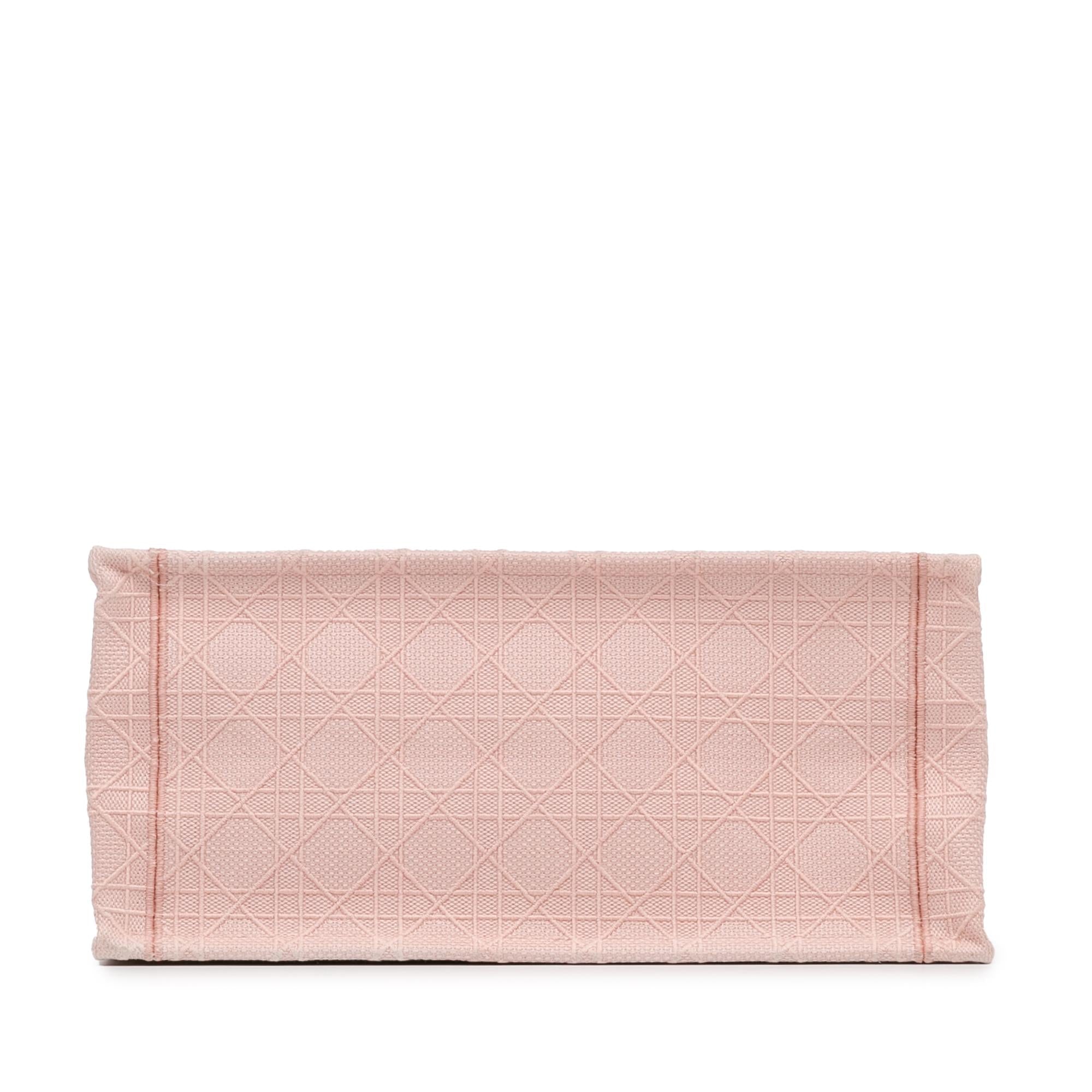 Dior Medium Cannage Embroidered Book Tote (SHG-zxt0CB)