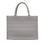 Dior Medium Cannage Embroidered Book Tote (SHG-8YiPXv)