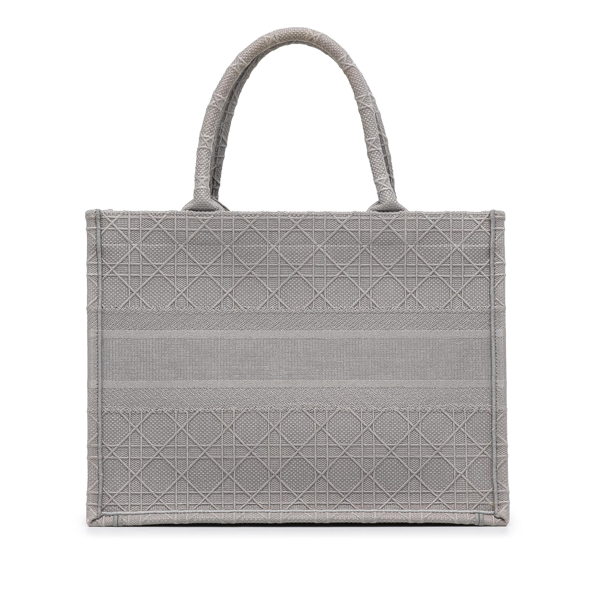 Dior Medium Cannage Embroidered Book Tote (SHG-nY1bZg)