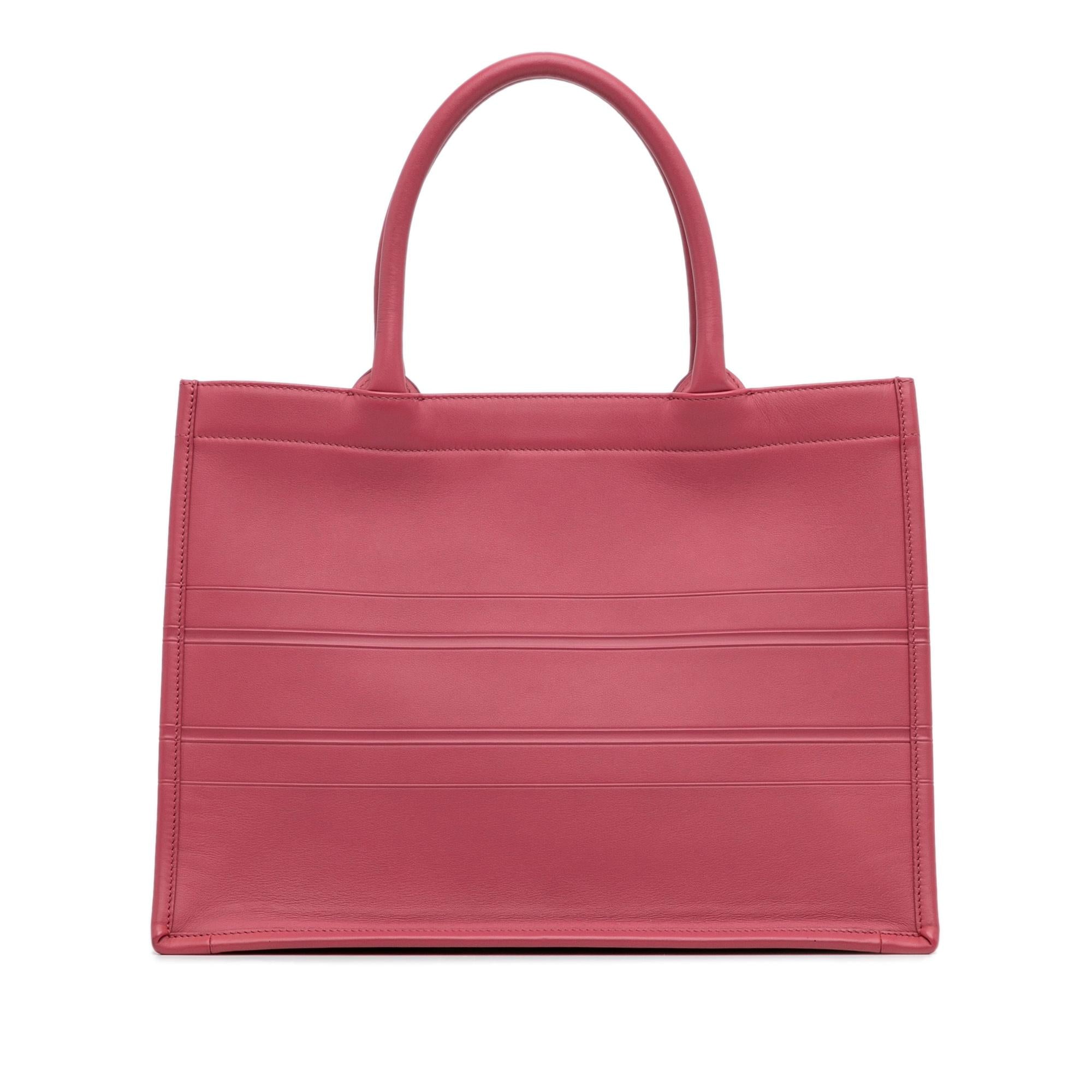Dior Medium Embossed Book Tote (SHG-YL4dYo)