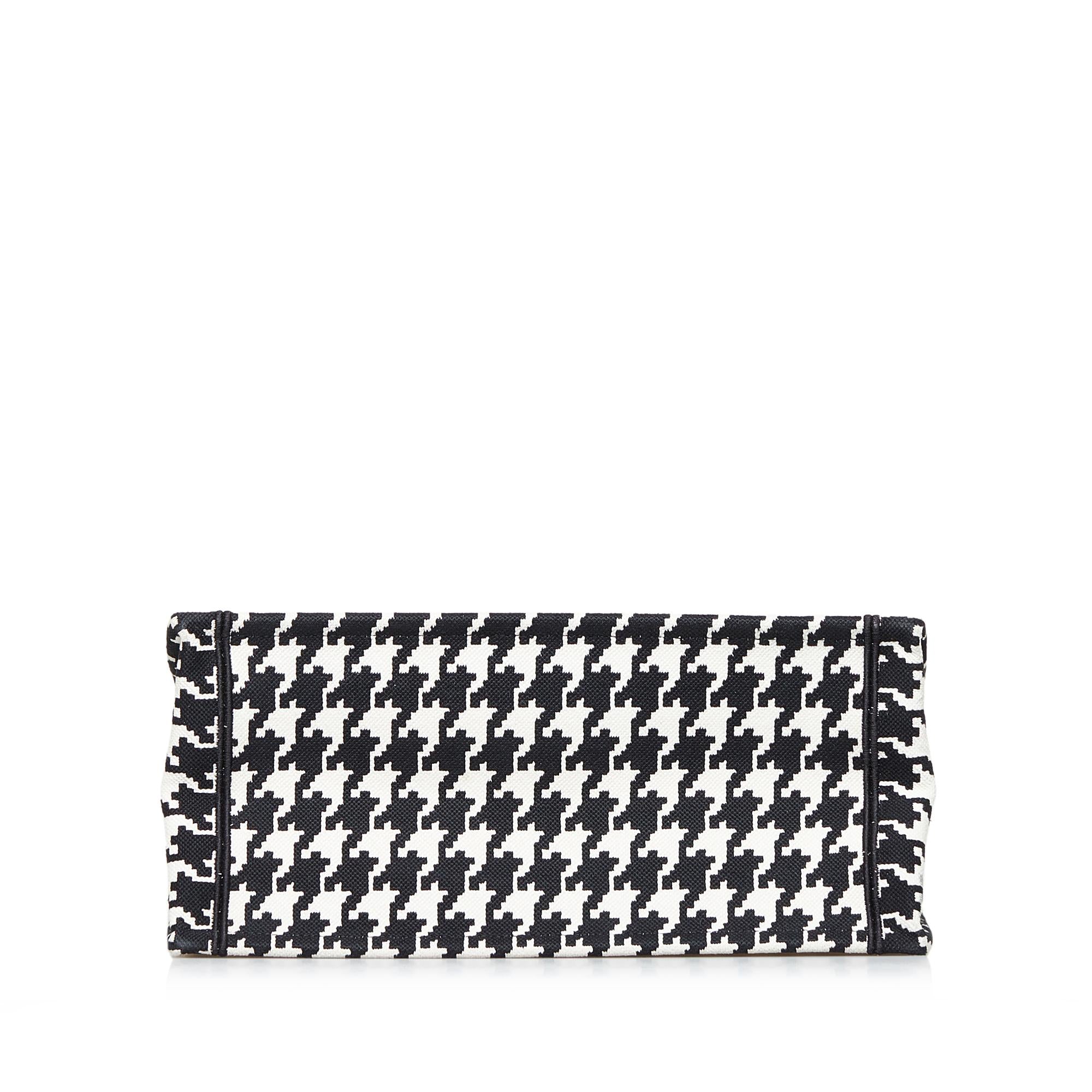 Dior Medium Macro Houndstooth Book Tote (SHG-FmPYVR)