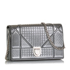 Dior Microcannage Diorama Wallet on Chain (SHG-tY8mBj)