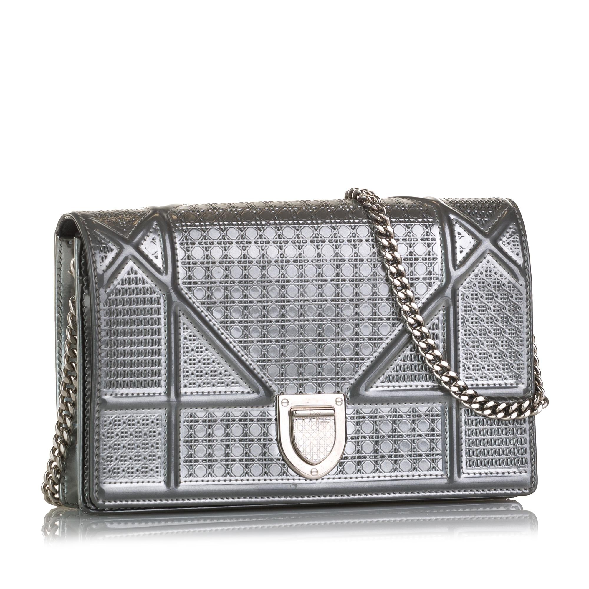 Dior Microcannage Diorama Wallet on Chain (SHG-tY8mBj)