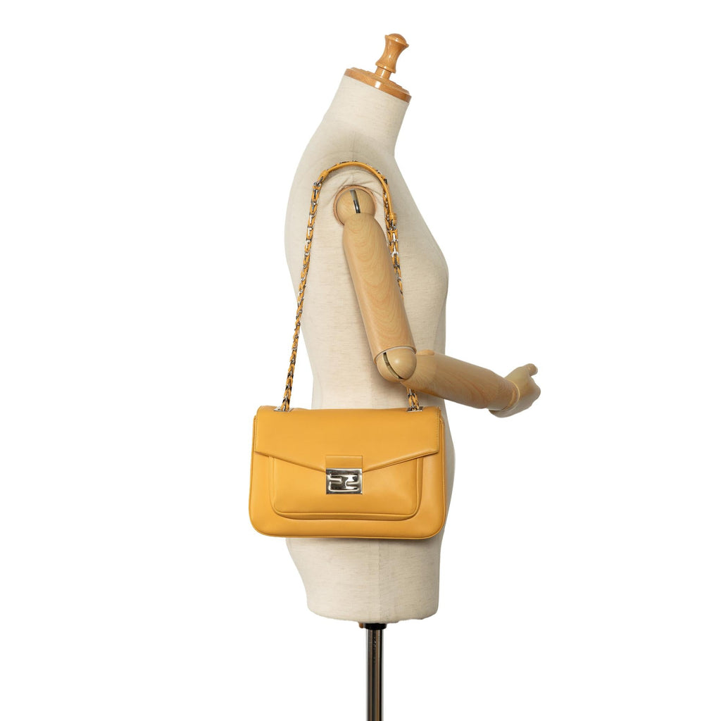 Fendi BeBaguette Chain Bag (SHG-T5ANAx)