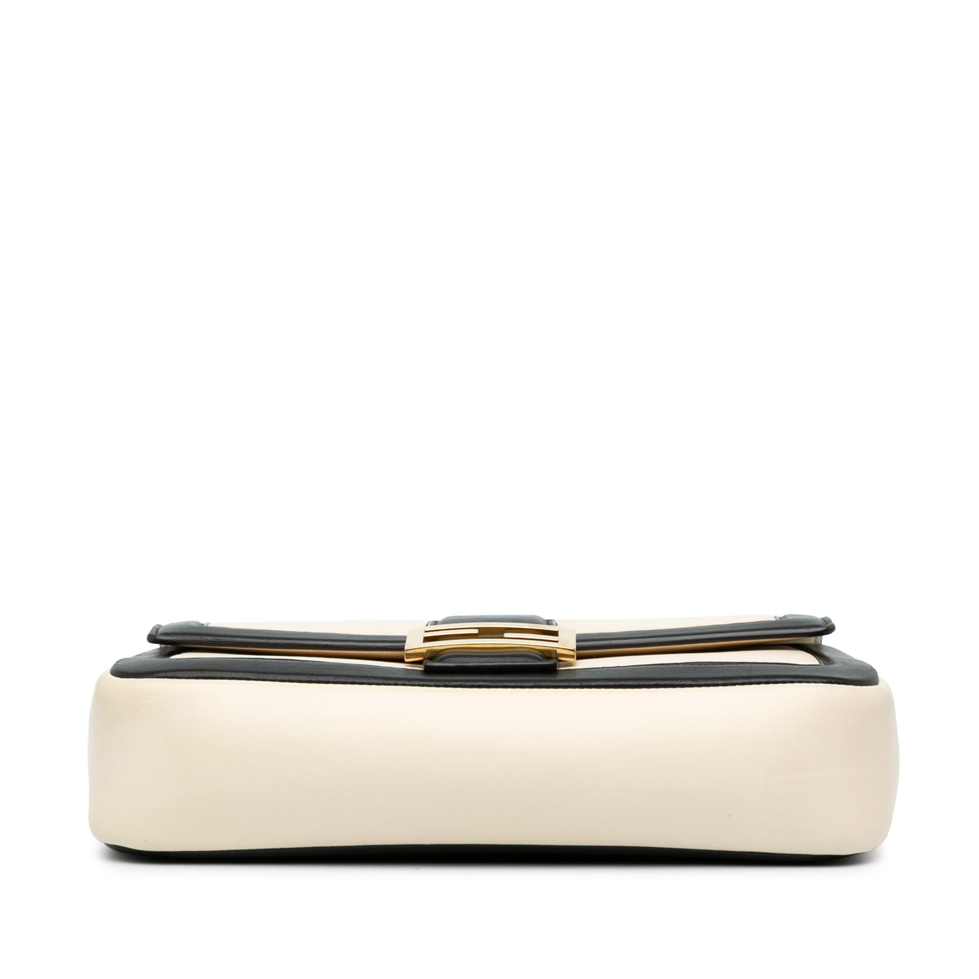 Fendi Bicolor Leather Chain Midi Baguette (SHG-Hf8LuU)
