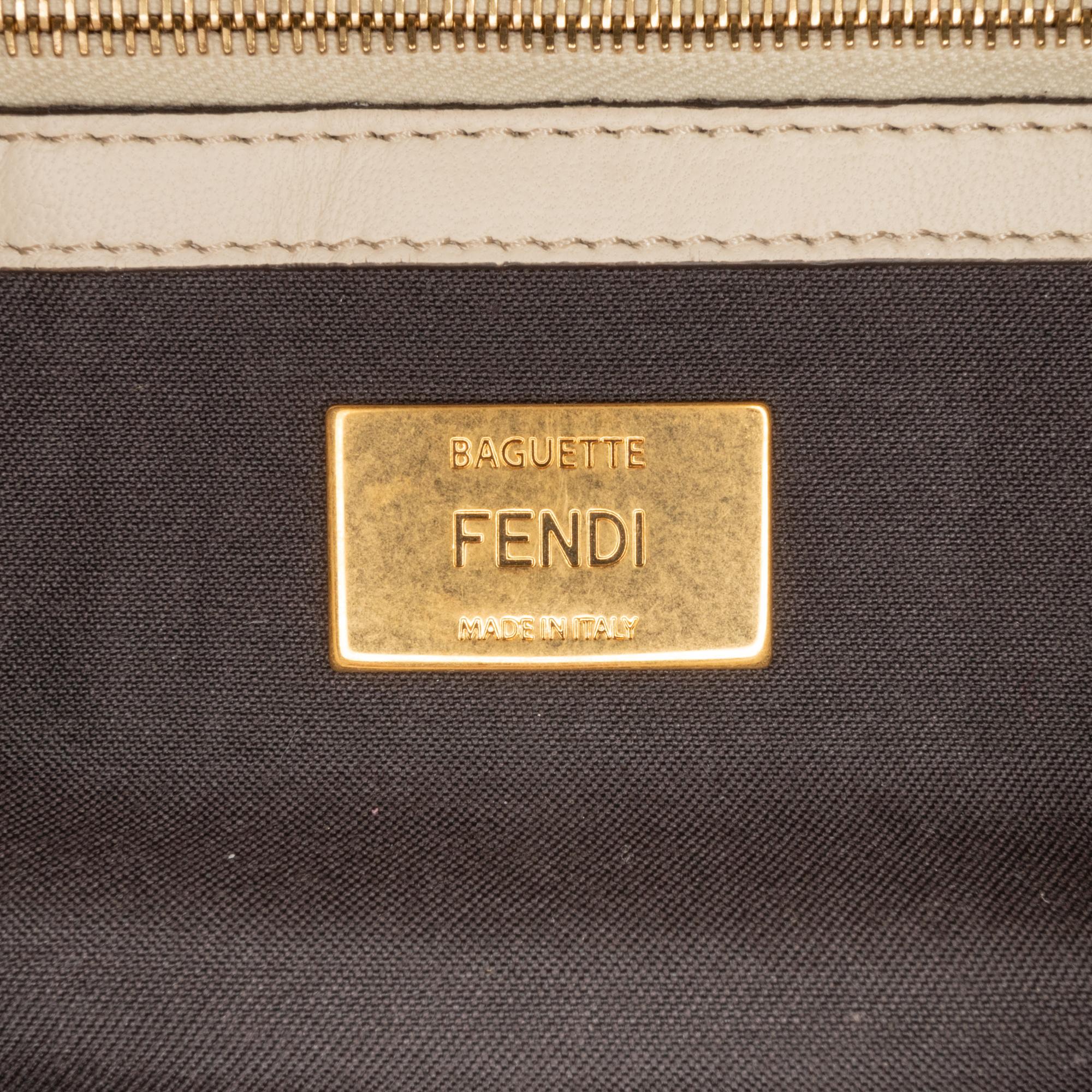 Fendi Bicolor Leather Chain Midi Baguette (SHG-Hf8LuU)
