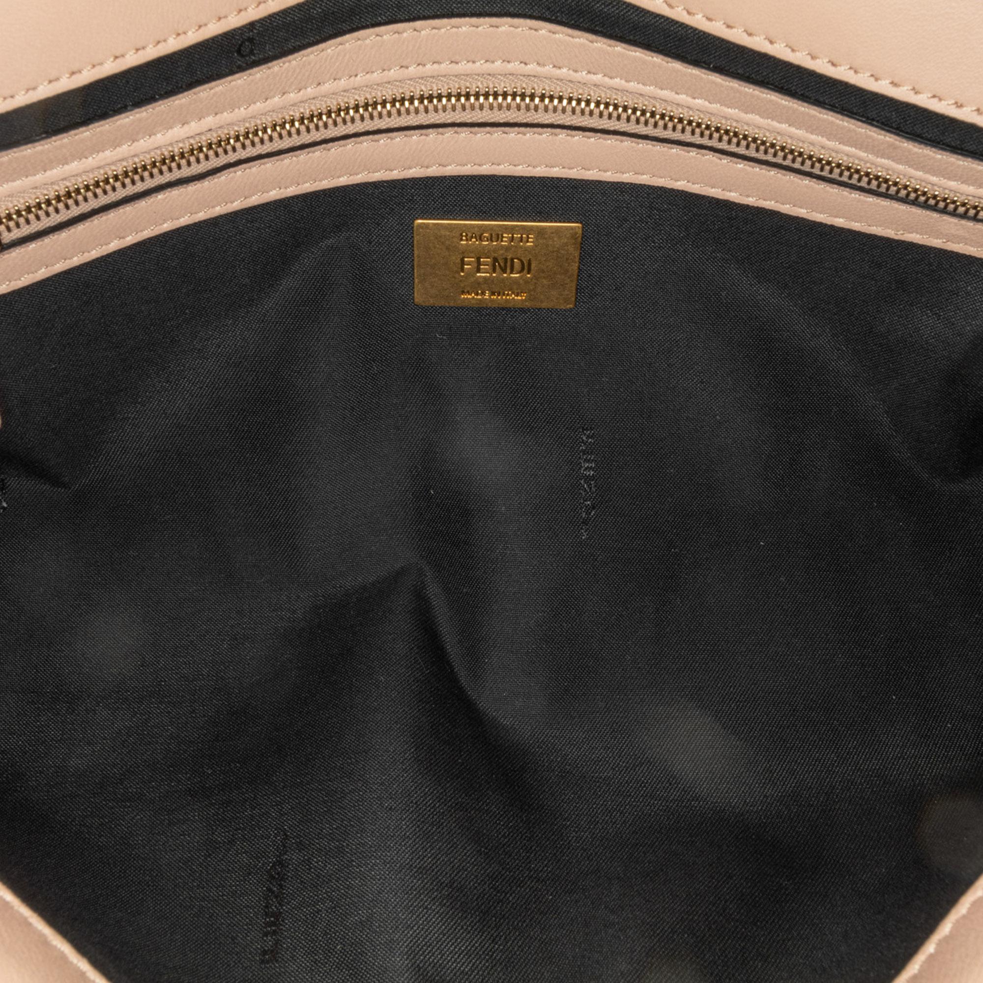 Fendi Bicolor Leather Chain Midi Baguette (SHG-HANO4S)