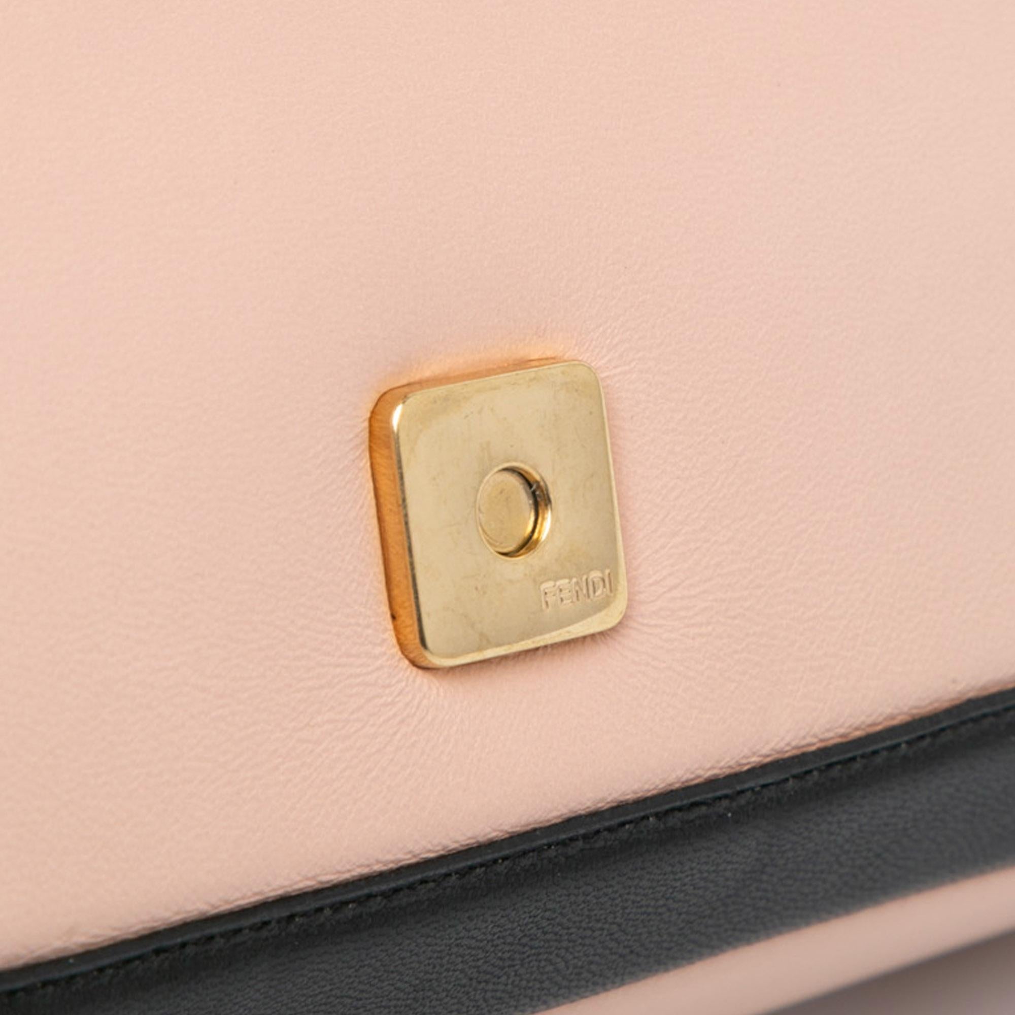 Fendi Bicolor Leather Chain Midi Baguette (SHG-HANO4S)